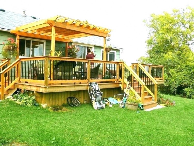 deck with pergola