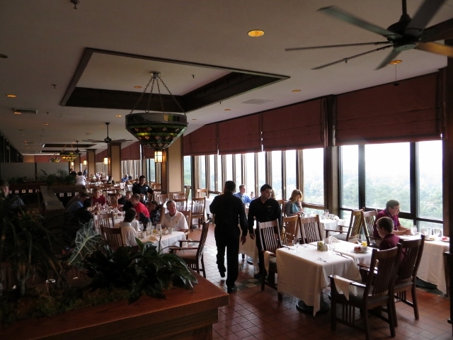 Dining Room at the Omni Park Inn