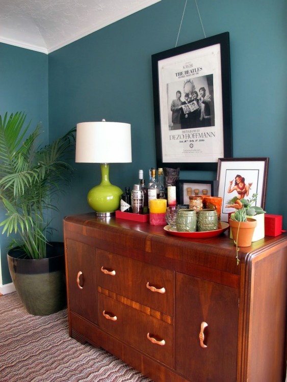 Benjamin Moore Silver Marlin, blue green paint colour, eating nook with bench