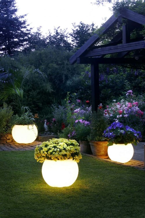 Outdoor lighting in front of a home