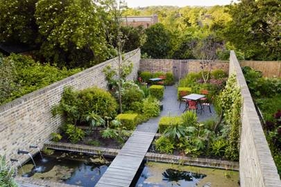 @Ladonna Funk Funk Coy how about this on my front porch? | garden | Container gardening, Balcony flowers, Plants