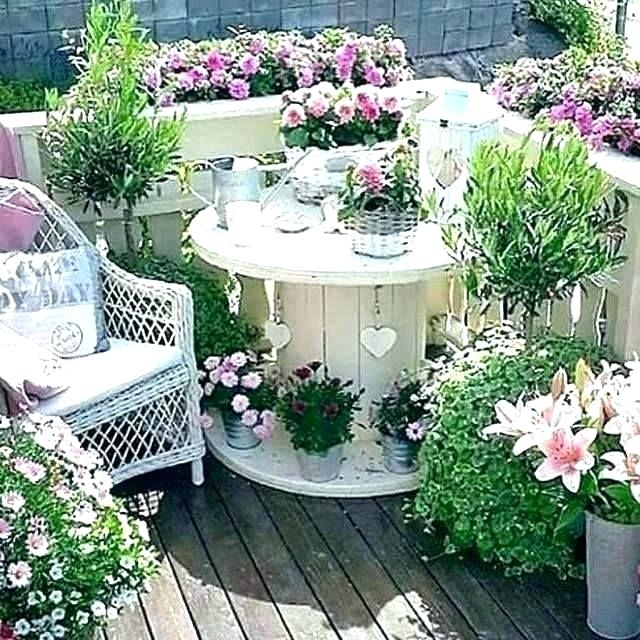 apartment balcony garden