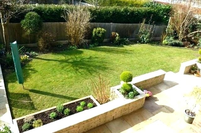 Photo of a modern back garden in San Francisco with a potted garden and gravel