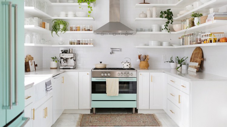 Find inspiration for your own tiny house with small kitchen space ideas