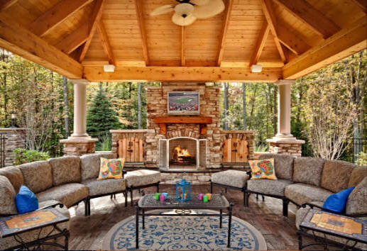 Große Urige Veranda hinter dem Haus mit Pergola und Dielen in Washington, D