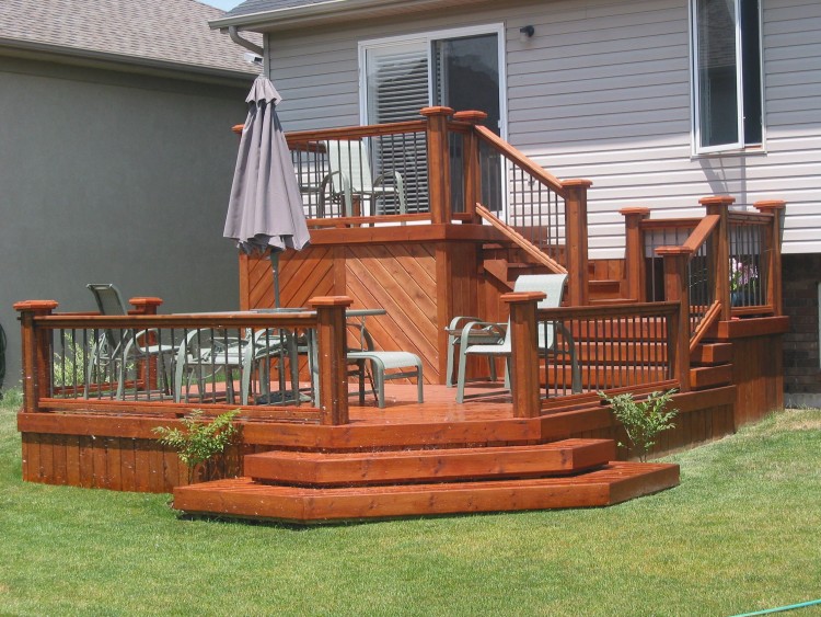 backyard deck designed by Trex Co