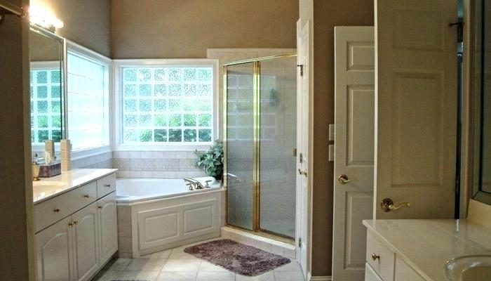 small master bathroom layout master bathroom designs small spaces