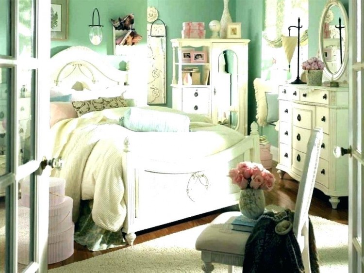 Bedroom Decor Vintage Elegant Vintage Bedroom Decorating Ideas And Vintage Decor Ideas Bedrooms Vintage Bedroom Decorating Ideas Vintage Room Pinterest