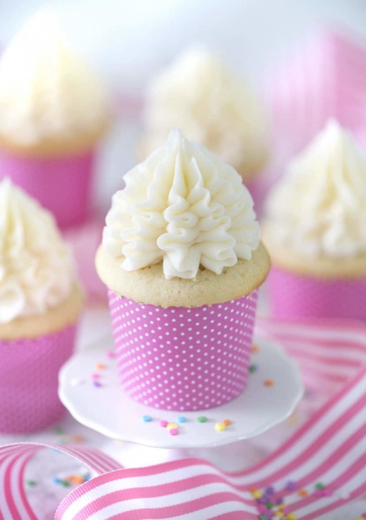 Make dazzling homemade cupcakes for any occasion with our delicious recipes and simple decorating tips