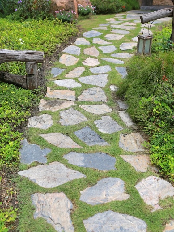 Flagstone offers natural patterns, shapes, and textures