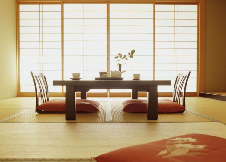 Private dining rooms can be found in various types of restaurants in Japan, both Western and Japanese, and they are ideal for hosting business dinners,