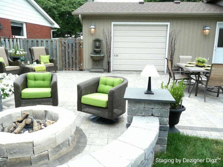 An outdoor living space should incorporate features of both indoor and outdoor living