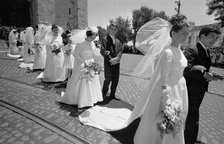 yellow wedding dress meaning