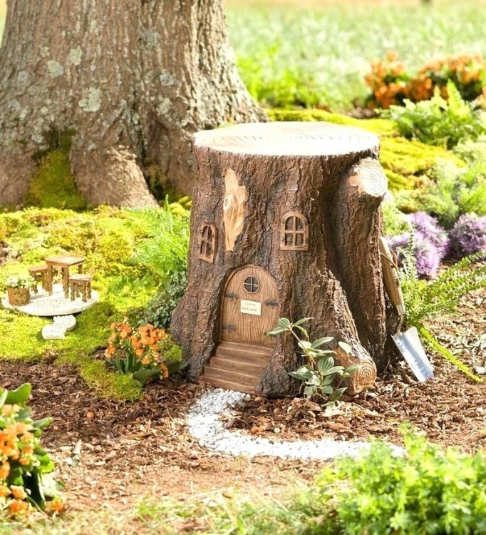 Look at some miniature garden gnomes for sale, such as small garden gnomes sleeping in bird nests, park gnomes playing with frogs or even swinging gnomes
