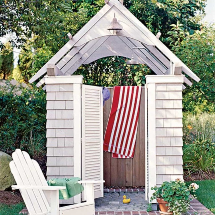 quirky outdoor shower enclosure n1322172