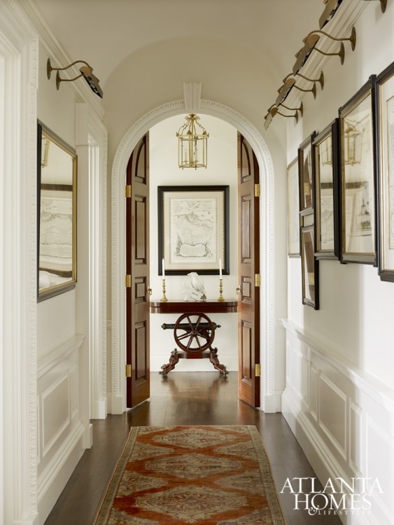 An inviting Georgian dining room shows nature's blue and white colour schemes and patterns reminiscent of sky and sea