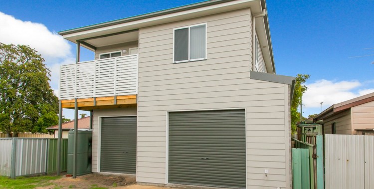 This is an example of a small beach style detached granny flat in Sydney