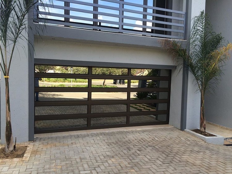 aluminium garage doors single aluminium garage doors designs