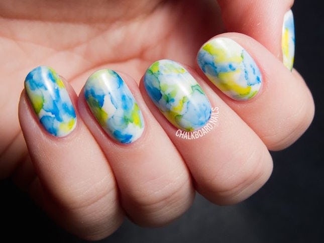 A gorgeous almond gel design for summer!